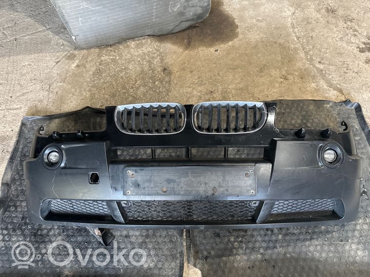 BMW X3 E83 Zderzak przedni 3400896