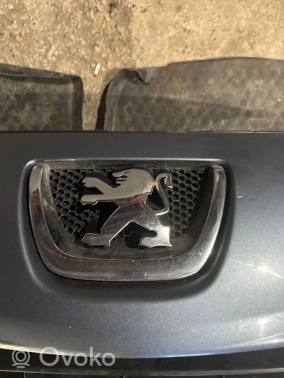Peugeot 207 Zderzak przedni 