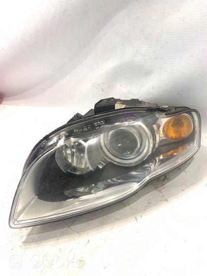 Audi A4 S4 B7 8E 8H Lampa przednia 8E0941003AM