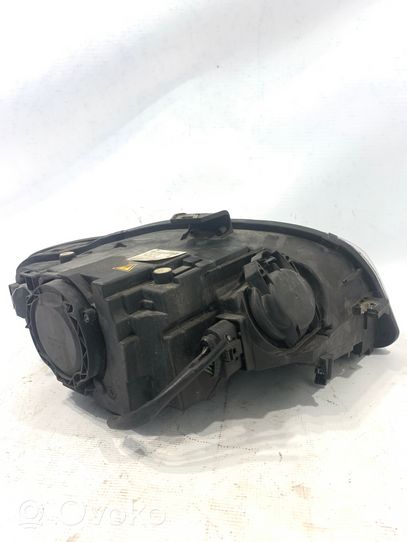 Audi A4 S4 B7 8E 8H Lampa przednia 8E0941003AM