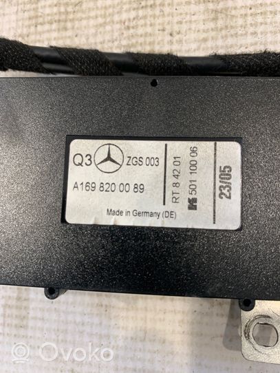 Mercedes-Benz B W245 Antennin ohjainlaite A1698200089
