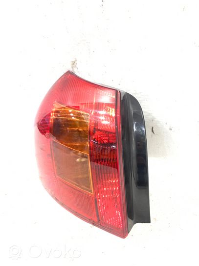 Toyota Corolla E120 E130 Lampa tylna 0251