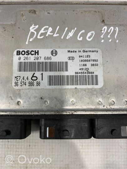 Citroen Berlingo Moottorin ohjainlaite/moduuli 9657498680