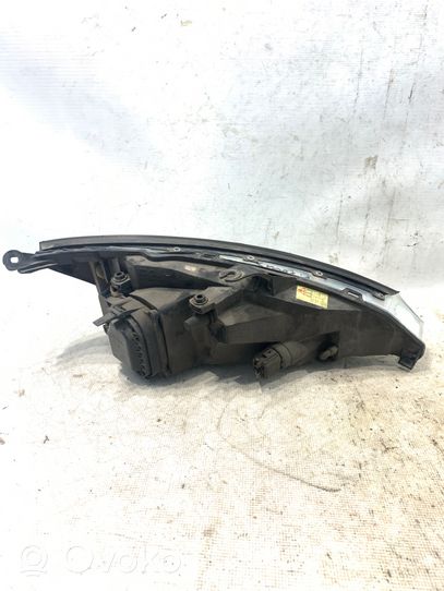 Ford Focus Headlight/headlamp 1M5113006