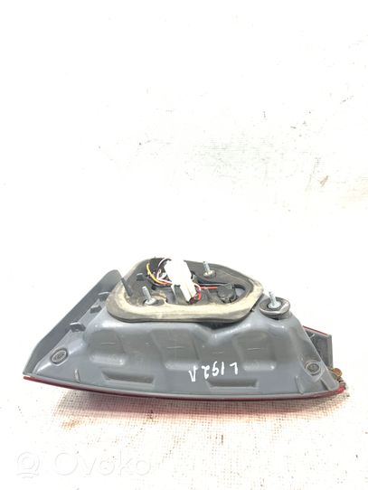 Hyundai i40 Lampy tylnej klapy bagażnika 924033Z000