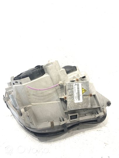 Mercedes-Benz C W203 Phare frontale A2038203761