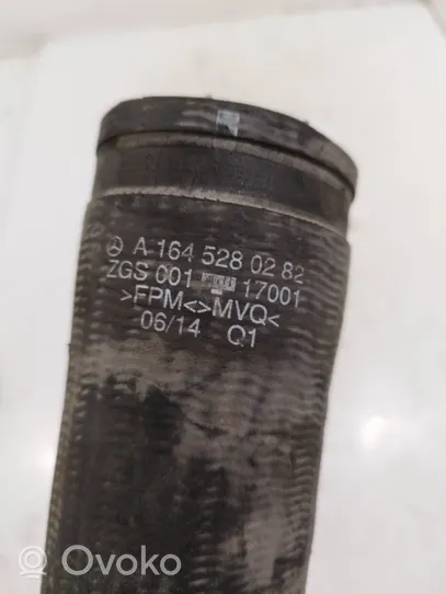 Mercedes-Benz ML W164 Tube d'admission de tuyau de refroidisseur intermédiaire A1645280282