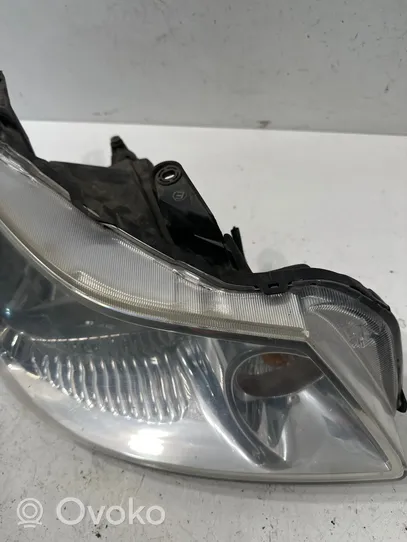 Suzuki SX4 Lampa przednia 