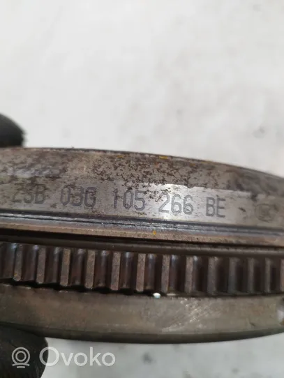 Audi A3 S3 8P Kaksoismassavauhtipyörä 03G105266BE