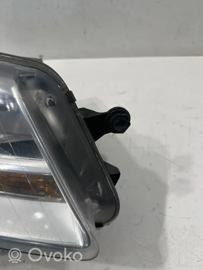 Volkswagen Touran I Lampa przednia 0301233202