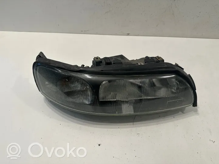 Volvo V70 Priekšējais lukturis 8693548