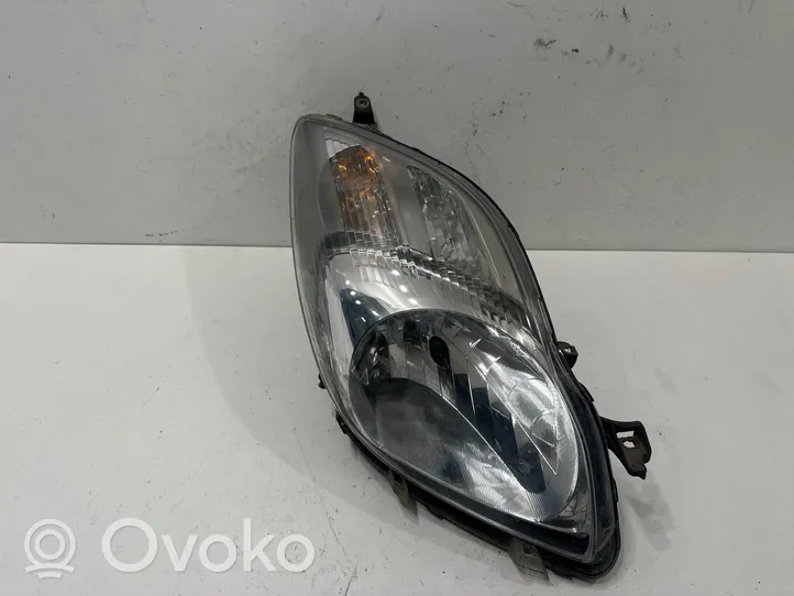 Toyota Yaris Lampa przednia 89903215