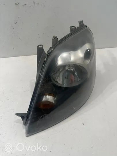 Ford Fiesta Lampa przednia 6S6113W030AD