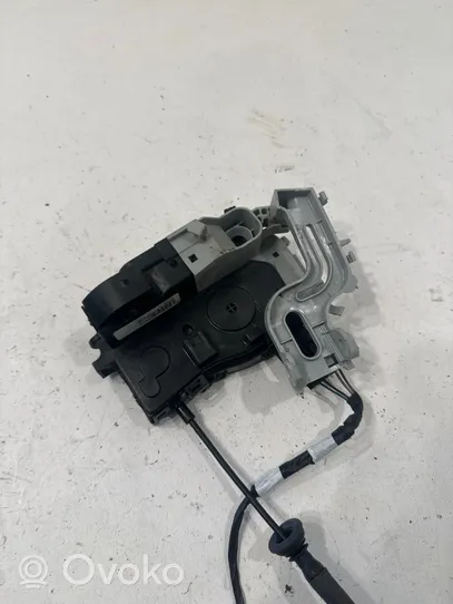 Hyundai ix20 Front door lock 