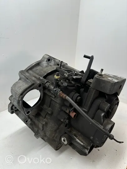 Volkswagen PASSAT B7 Mechaninė 6 pavarų dėžė 020301103