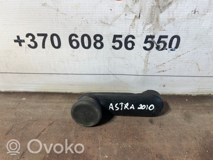 Opel Astra J Takaoven ikkunan kampi 90247150