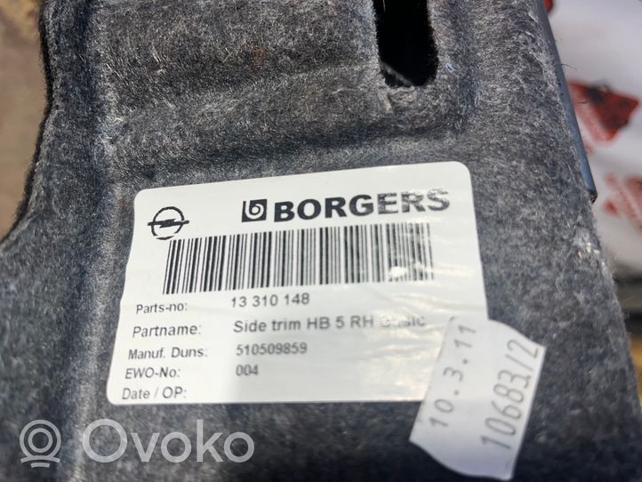 Opel Astra J Boczek / Tapicerka / bagażnika 13310148