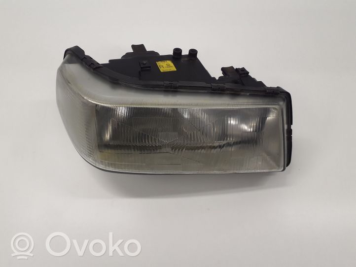 Audi V8 Lampa przednia 441941030