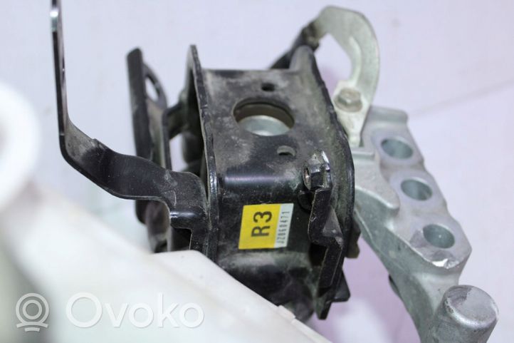 Toyota RAV 4 (XA40) Engine mounting bracket JZ060471