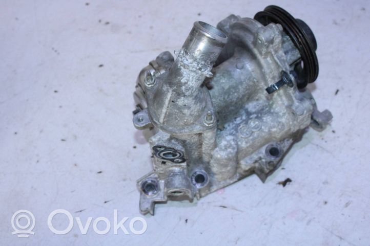 Toyota RAV 4 (XA40) Pompa wody 2241000432