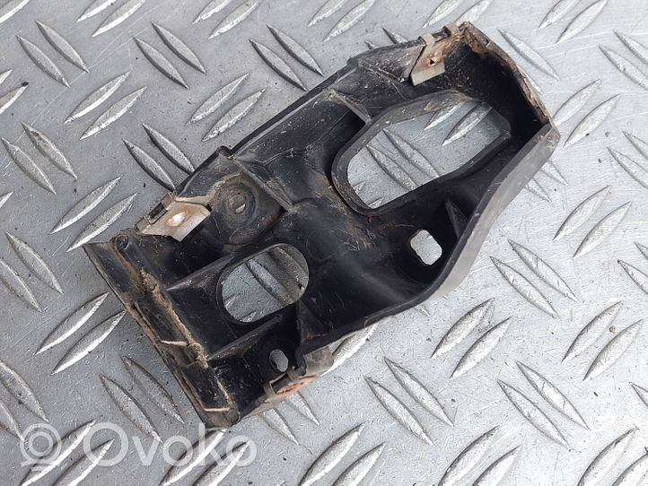 Seat Exeo (3R) Halterung Kotflügel 8E0853922D