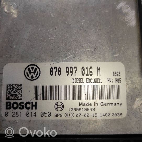 Volkswagen Transporter - Caravelle T5 Sterownik / Moduł ECU 070997016M