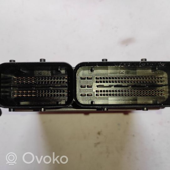 Volkswagen Transporter - Caravelle T5 Sterownik / Moduł ECU 070997016M