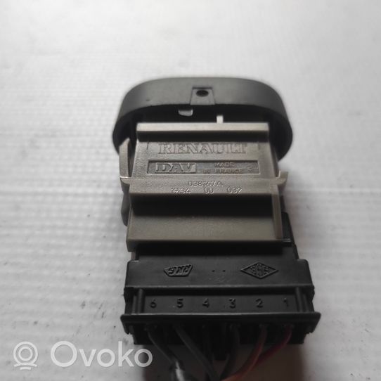 Renault Clio II Central locking switch button 038167A