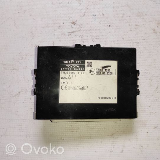 Toyota Camry Module de contrôle sans clé Go 8999006040