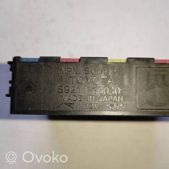 Lexus IS 220D-250-350 Module de fusibles 8921130030