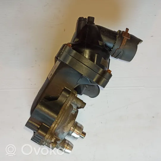 Audi A8 S8 D3 4E Pompe de circulation d'eau 079121014F