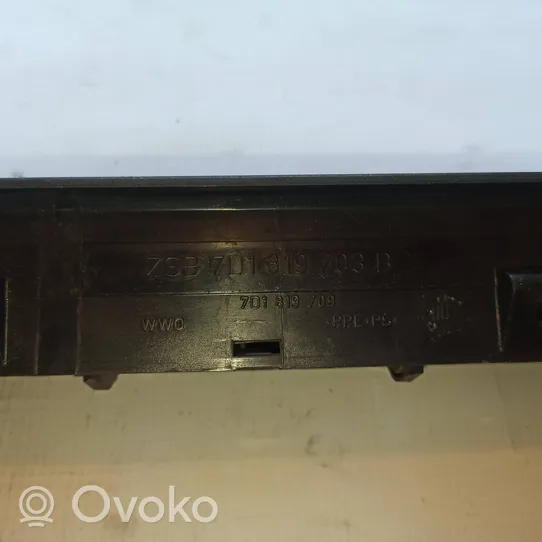 Volkswagen Transporter - Caravelle T4 Dash center air vent grill 7D1819703B