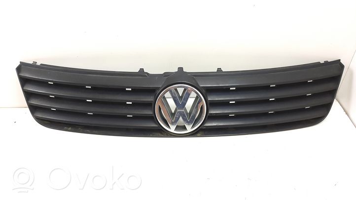 Volkswagen PASSAT B5 Etusäleikkö 