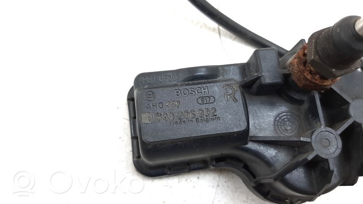 Nissan Primera Silniczek wycieraczki lampy przedniej 0390206932