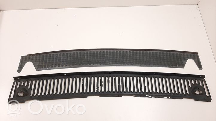 Mercedes-Benz COMPAKT W115 Grille de calandre avant 