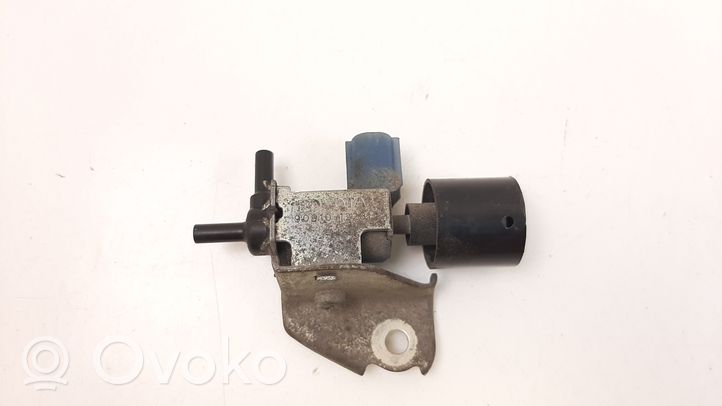 Toyota Avensis T270 Vacuum valve 