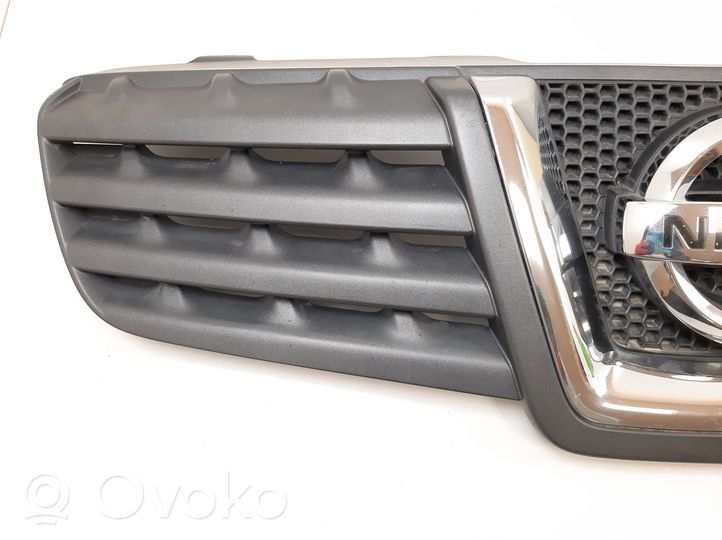 Nissan Qashqai Maskownica / Grill / Atrapa górna chłodnicy 62310JD00B