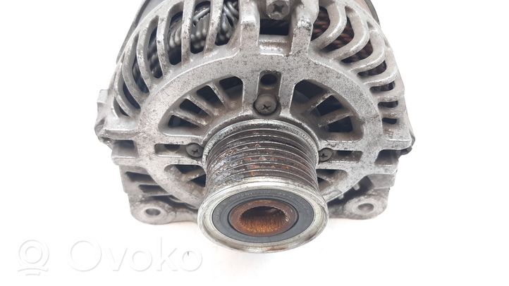 Opel Vivaro Generatore/alternatore 231009096R