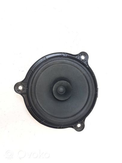 Opel Vivaro Haut-parleur de porte avant 577449