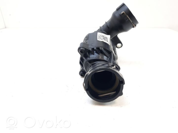 Audi A5 Boîtier de thermostat / thermostat 04L121111H