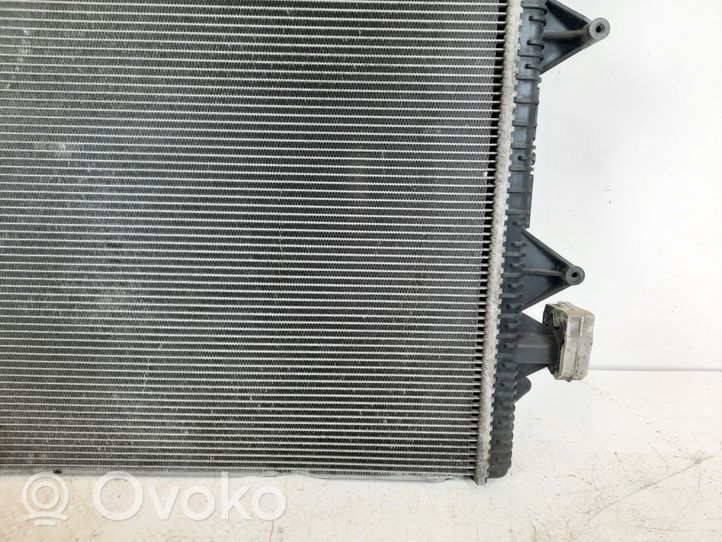 Volkswagen Touran II Radiateur de refroidissement 5K0121251S