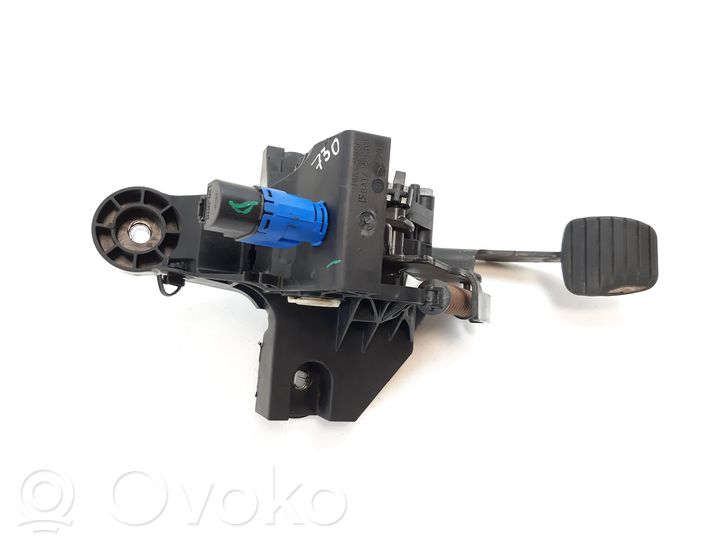 465033911R Opel Vivaro Clutch pedal, 100.00 € RRR