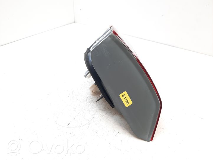 Hyundai i40 Lampy tylnej klapy bagażnika 924043Z001