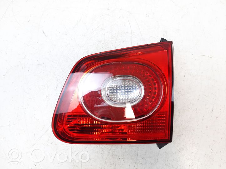 Volkswagen Tiguan Lampy tylnej klapy bagażnika 5N0945094B