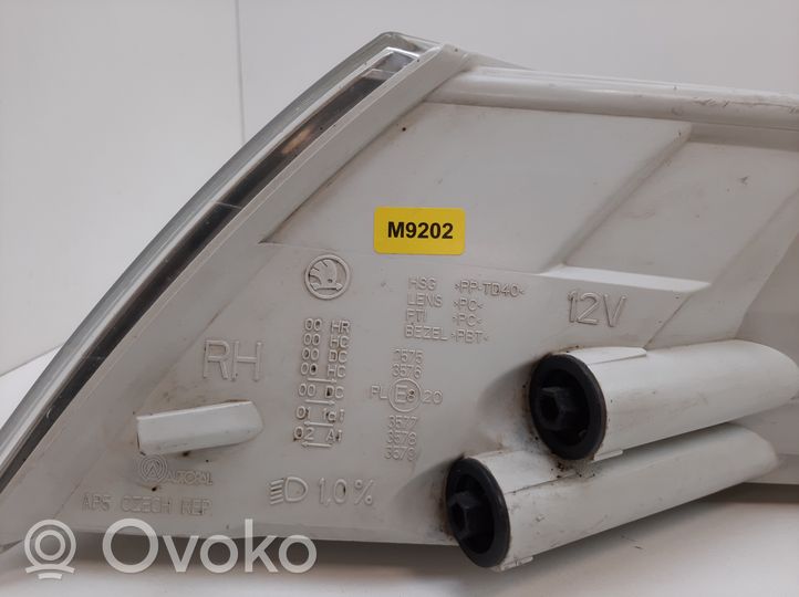 Skoda Octavia Mk2 (1Z) Faro/fanale 4SHX13K046AA