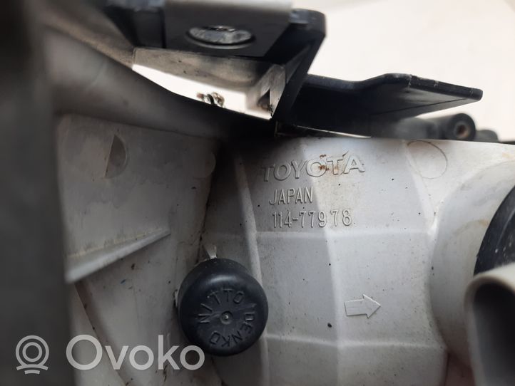 Toyota Avensis Verso Fendinebbia anteriore 11477978