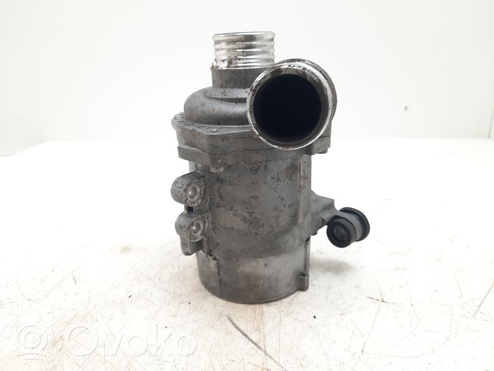 BMW 5 E60 E61 Water pump 70285120