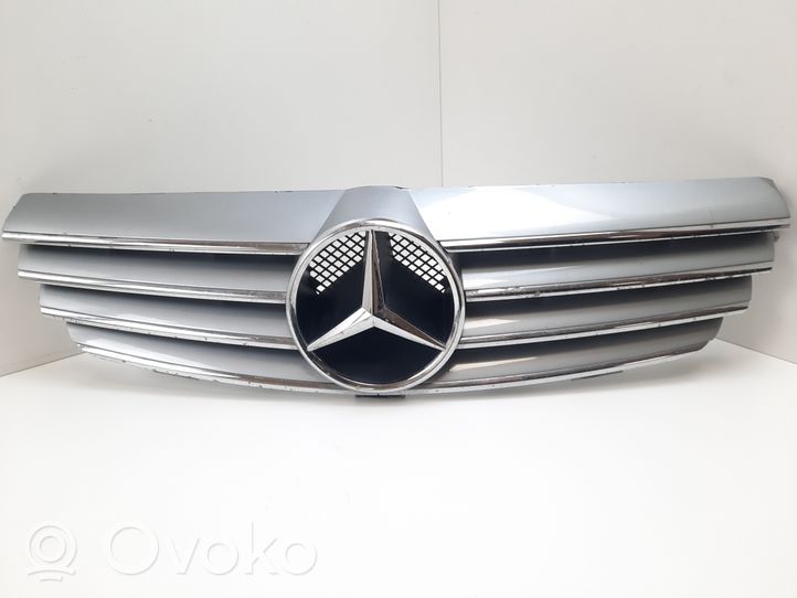Mercedes-Benz CLK A209 C209 Atrapa chłodnicy / Grill A2098880052