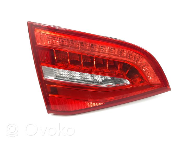 Audi A4 S4 B8 8K Lampy tylnej klapy bagażnika 8K9945093E