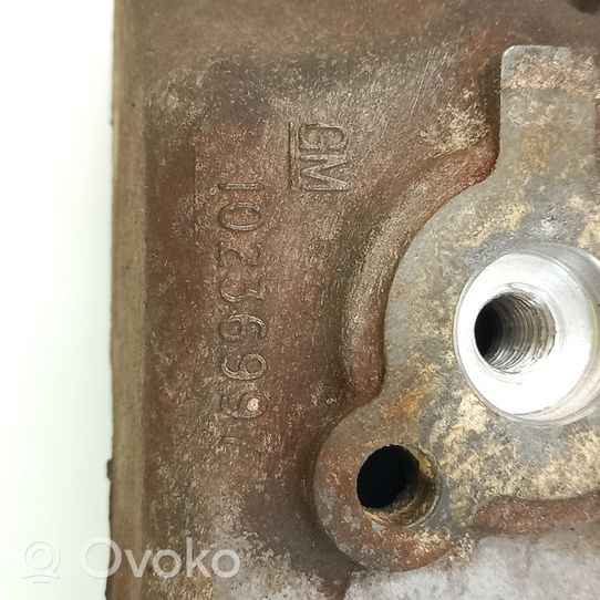 Chevrolet Tahoe Generator/alternator bracket 10236997